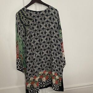 Sapphire Medium Black, White, and Green Women's Top